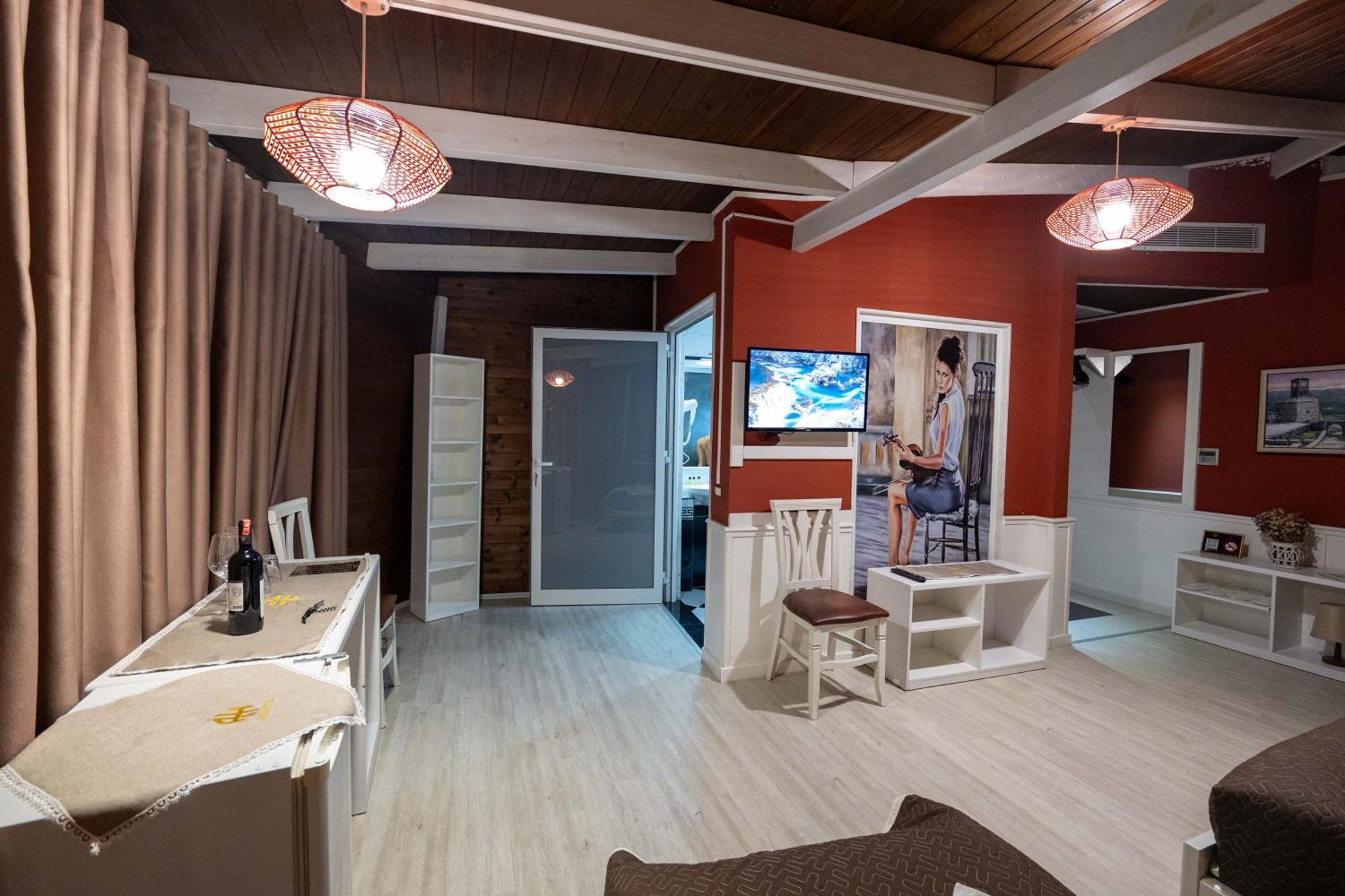 Hotel Aria Tirana Buitenkant foto