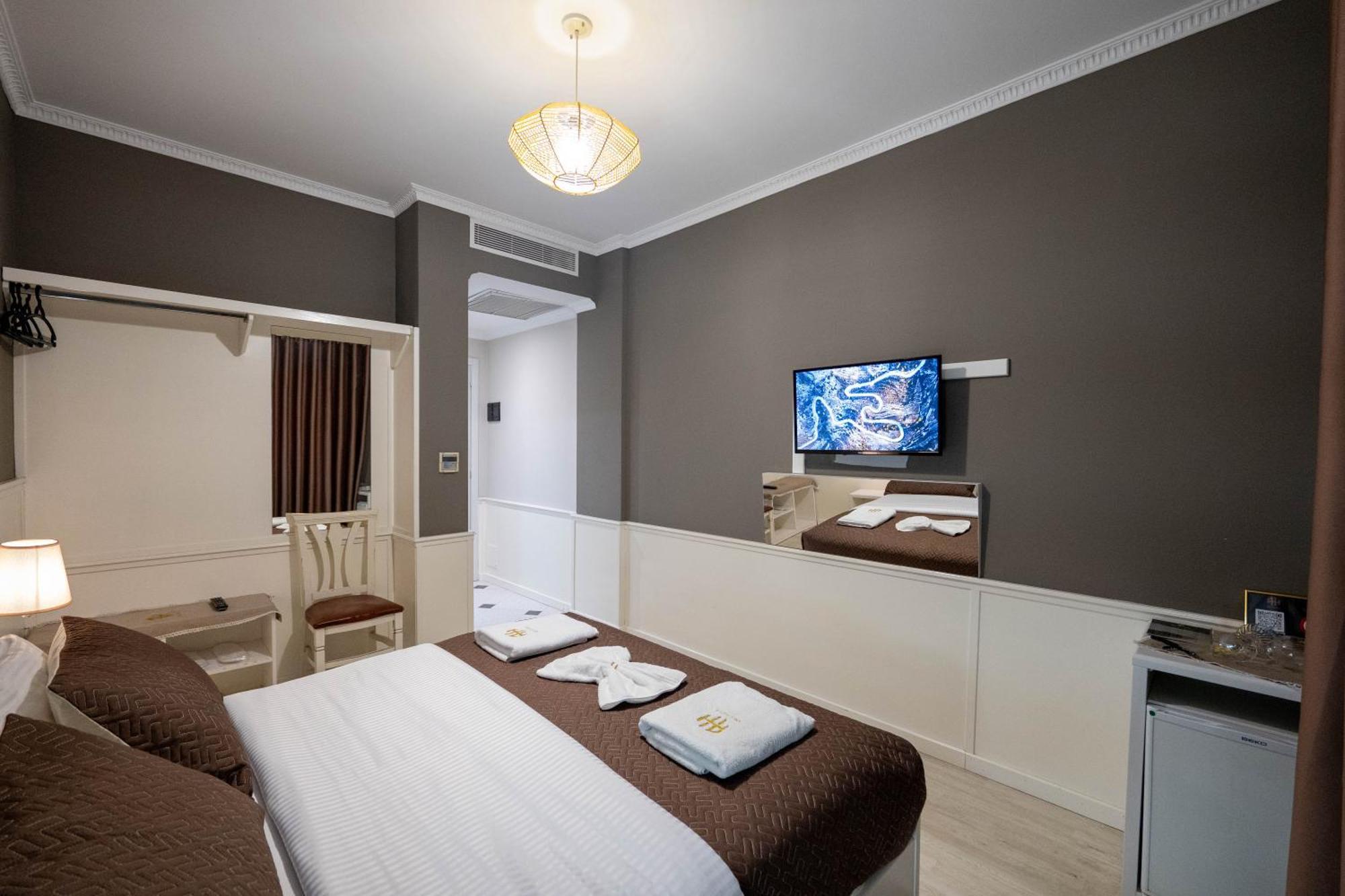 Hotel Aria Tirana Buitenkant foto