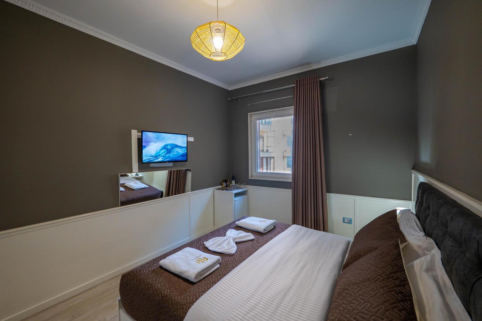 Hotel Aria Tirana Buitenkant foto