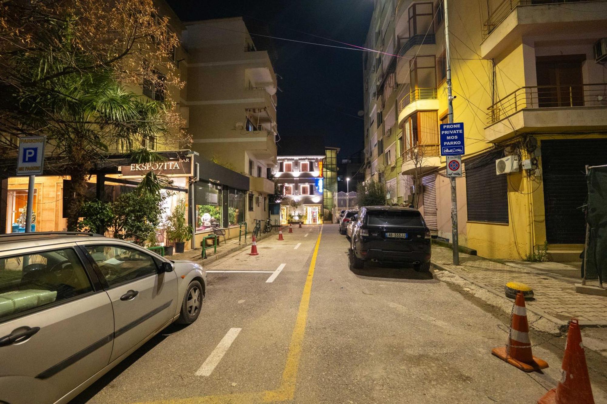 Hotel Aria Tirana Buitenkant foto