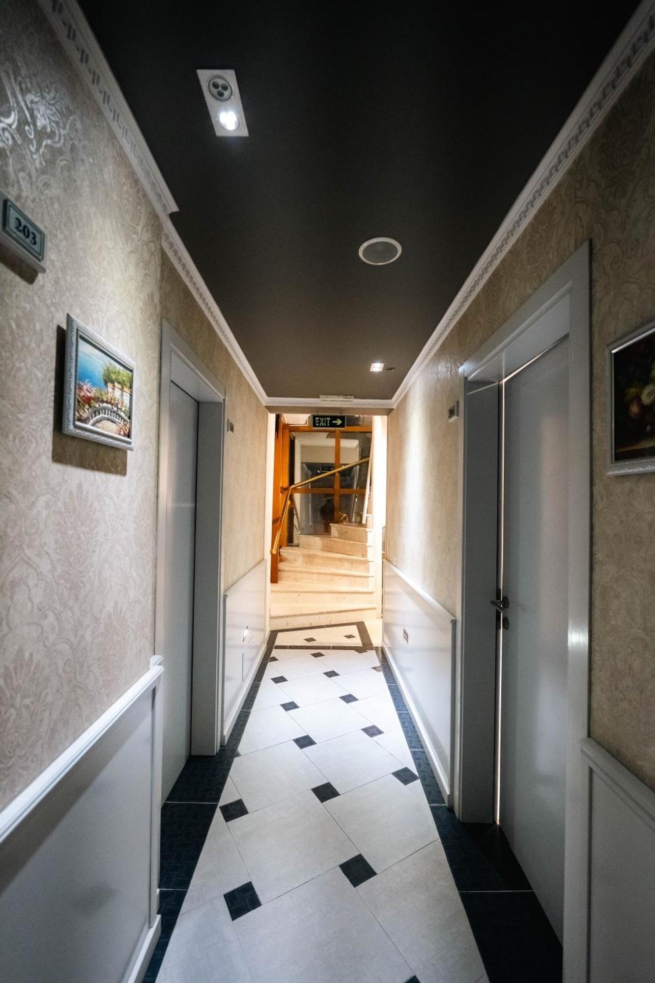 Hotel Aria Tirana Buitenkant foto