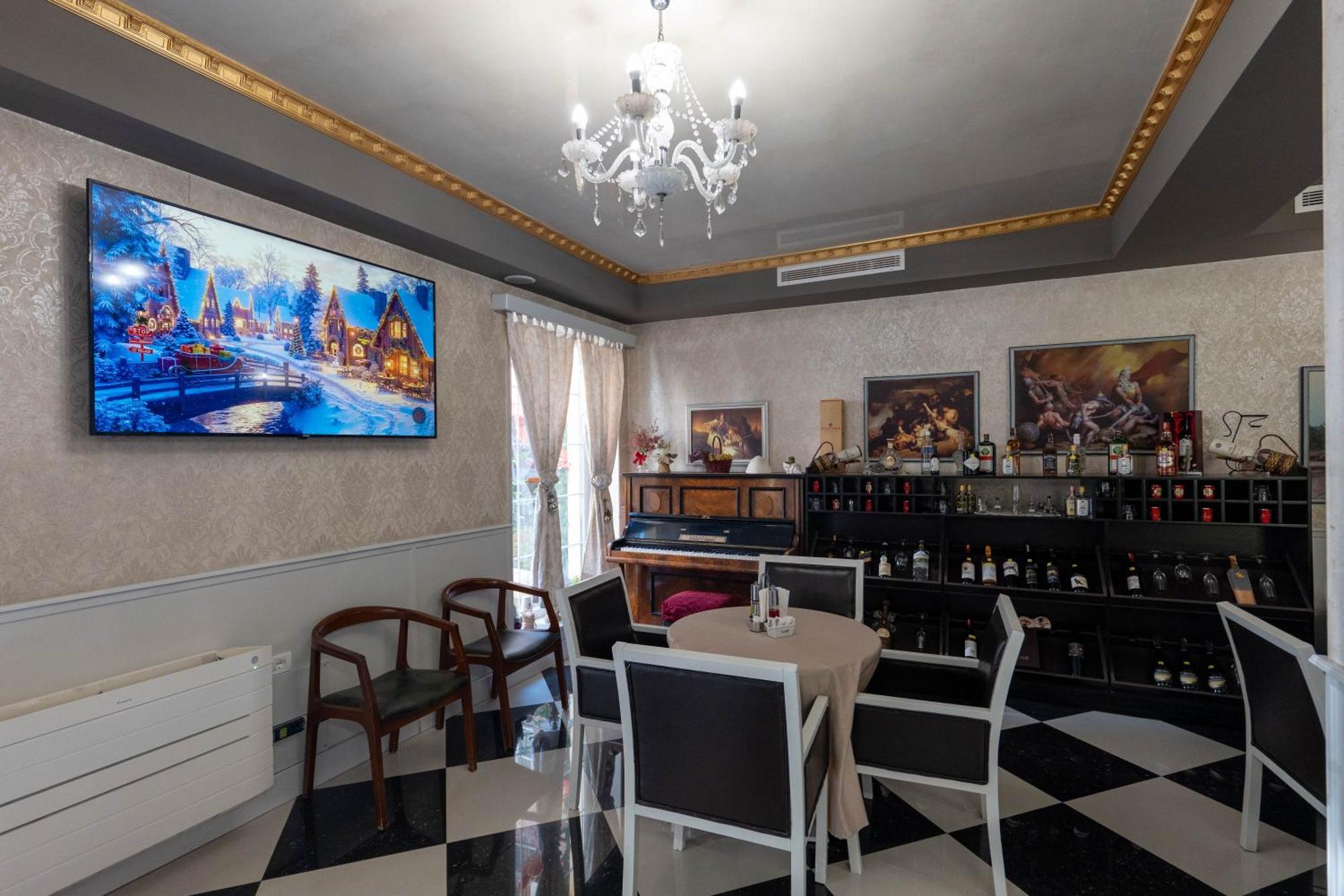 Hotel Aria Tirana Buitenkant foto