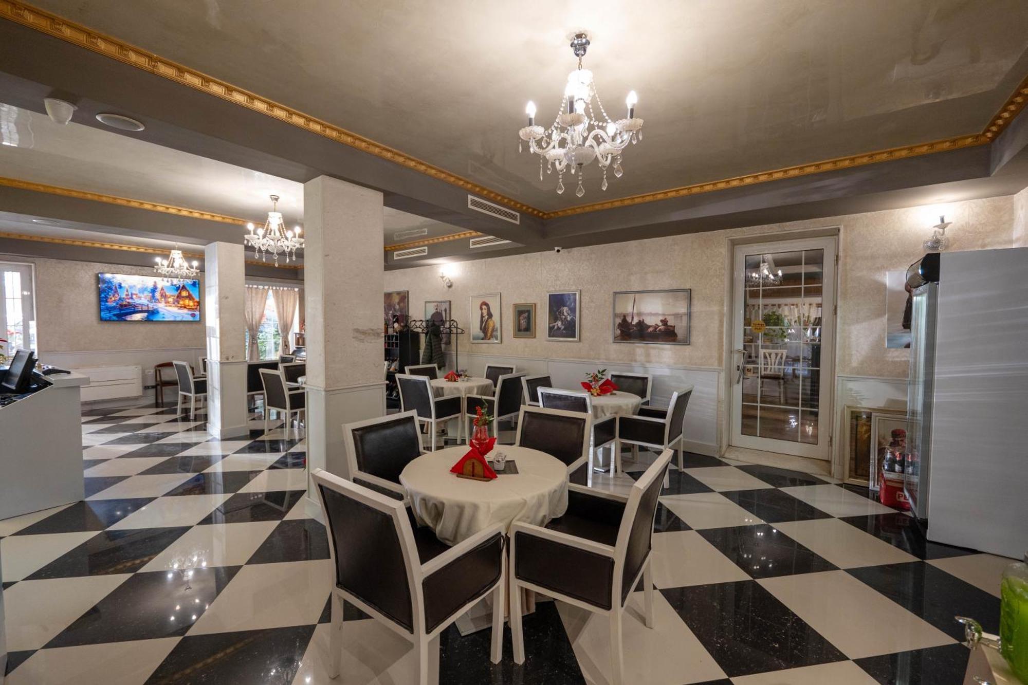 Hotel Aria Tirana Buitenkant foto